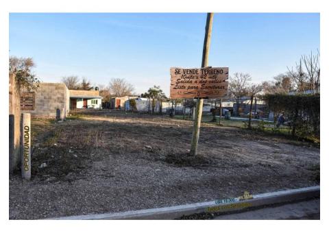Terreno en venta 10 ms x 42 mts dos ingresos, todos los servicios, cordon cuneta.